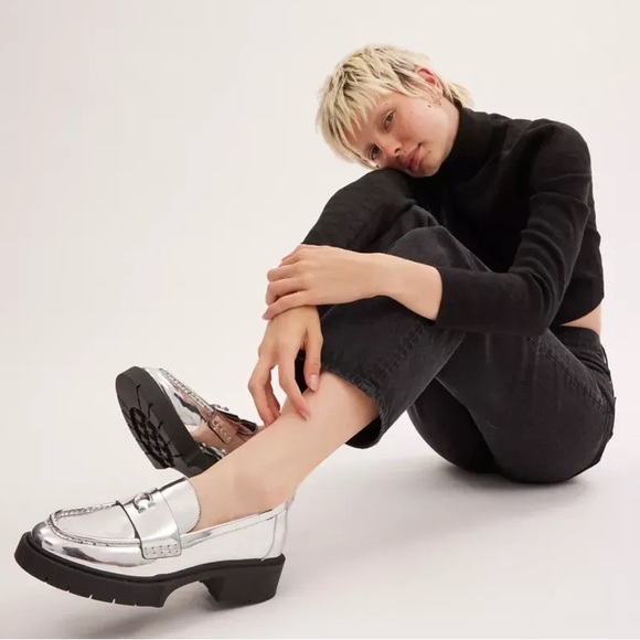 NWT Coach Leah Loafer In Silver Metallic Sz 6,5 - Picture 7 of 14